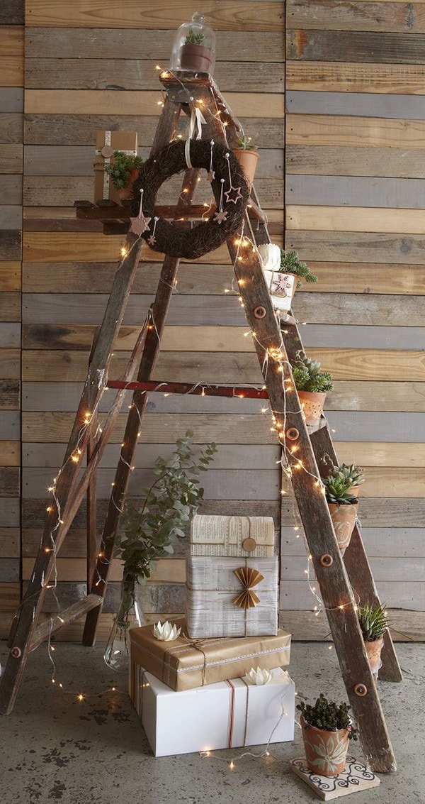 Escalera de mano para la decoración navideña