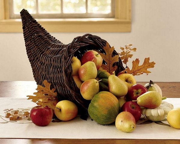 Decorar la mesa con frutas
