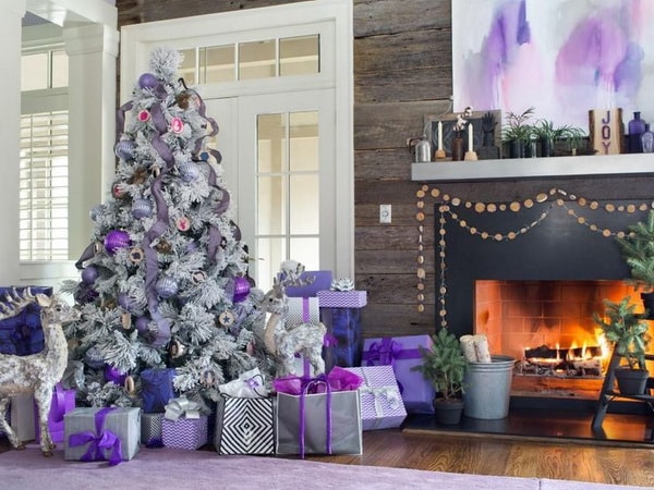Decoración navideña en tonos lilas, violetas y morados