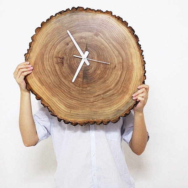 Reloj DIY con tronco de madera