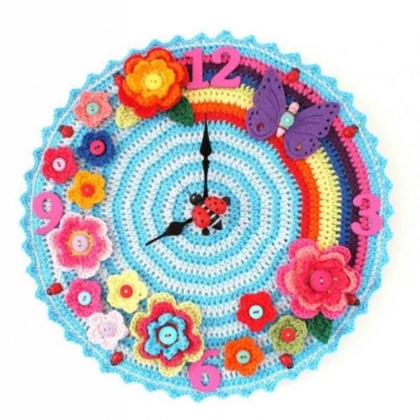 Reloj hecho con crochet