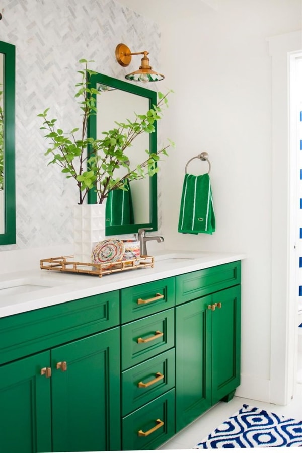 Baños en color verde, una buena opción