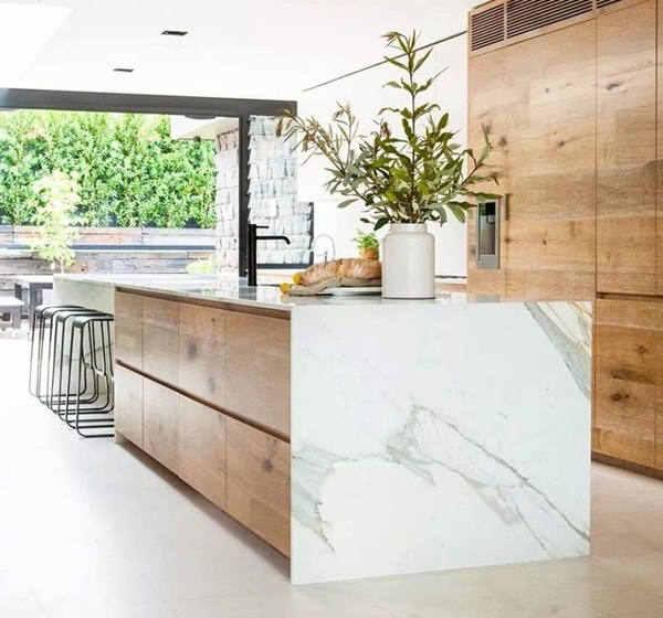 Cocina en madera con isla