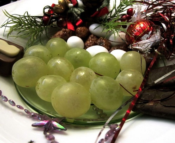 Presentación de las uvas para la cena de Nochevieja