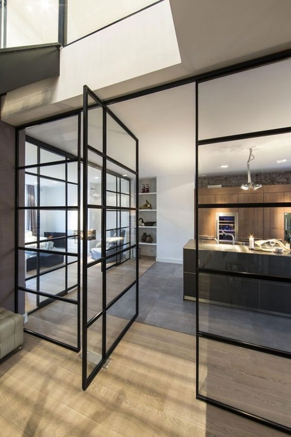Cerramiento para la cocina con cristal de cristal abatible