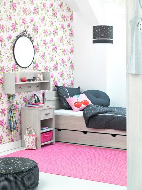Dormitorio infantil con papel pintado