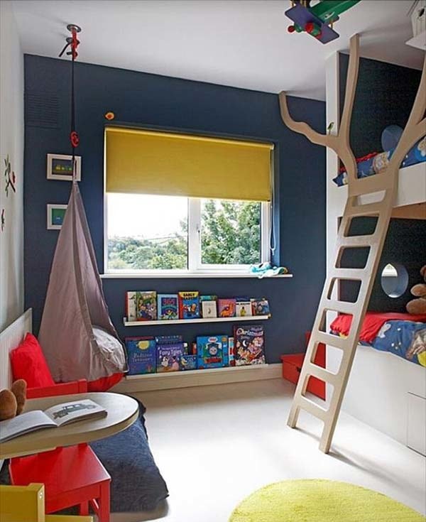 Dormitorio infantil pequeño con cama litera