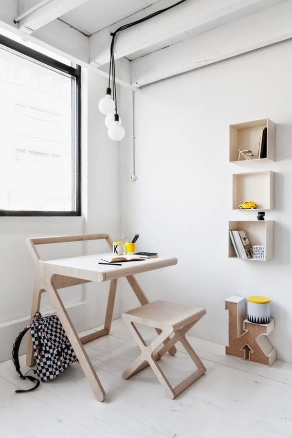 Rincón de estudio infantil con estilo escandinavo