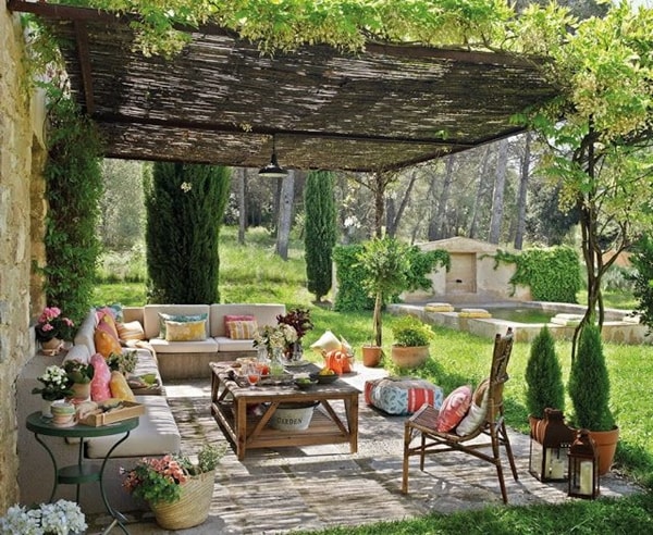 Pérgola con plantas