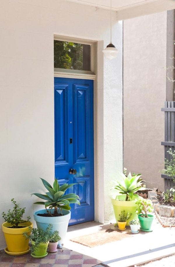 Puerta de color azul