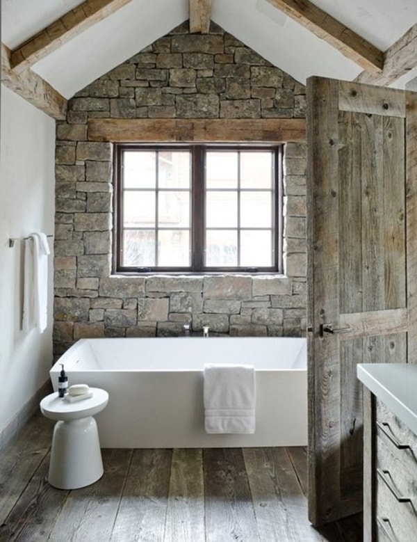 Baño con madera y piedra