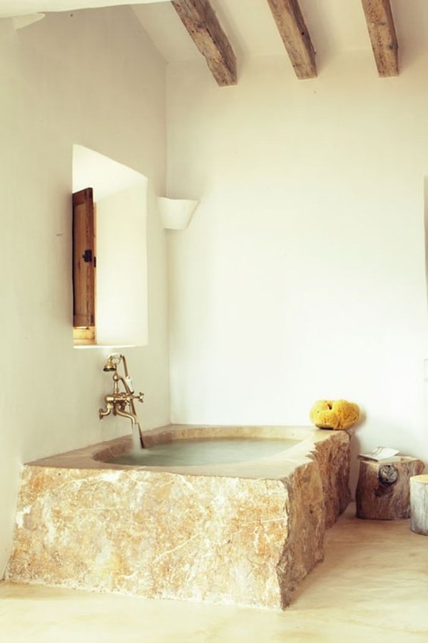 Bañera de piedra natural