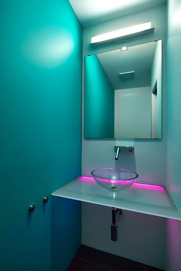 Baño pequeño y moderno