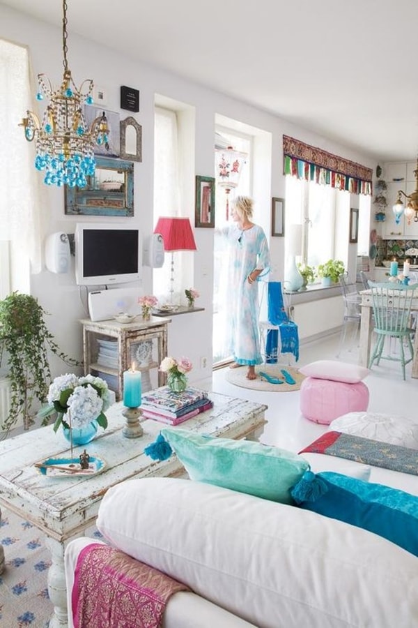 Salón con detalles turquesa