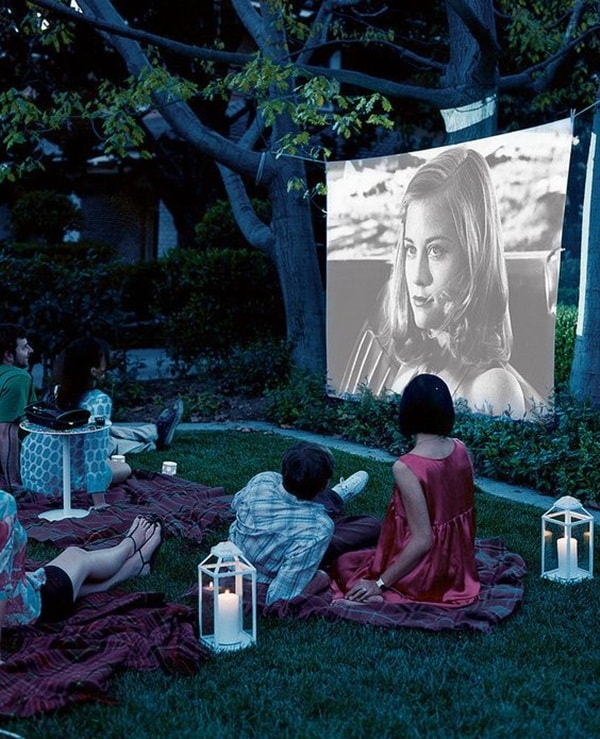 Cine en el patio