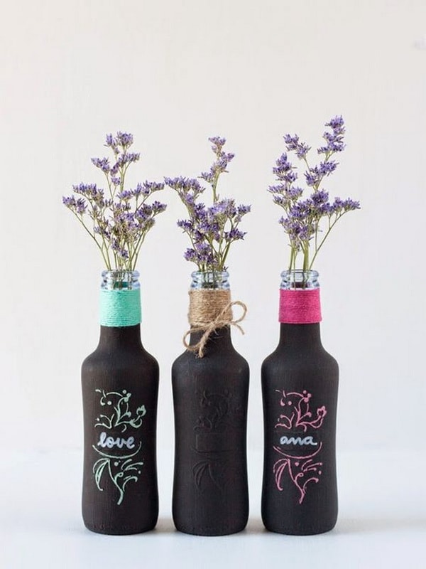 Botellas decoradas como floreros