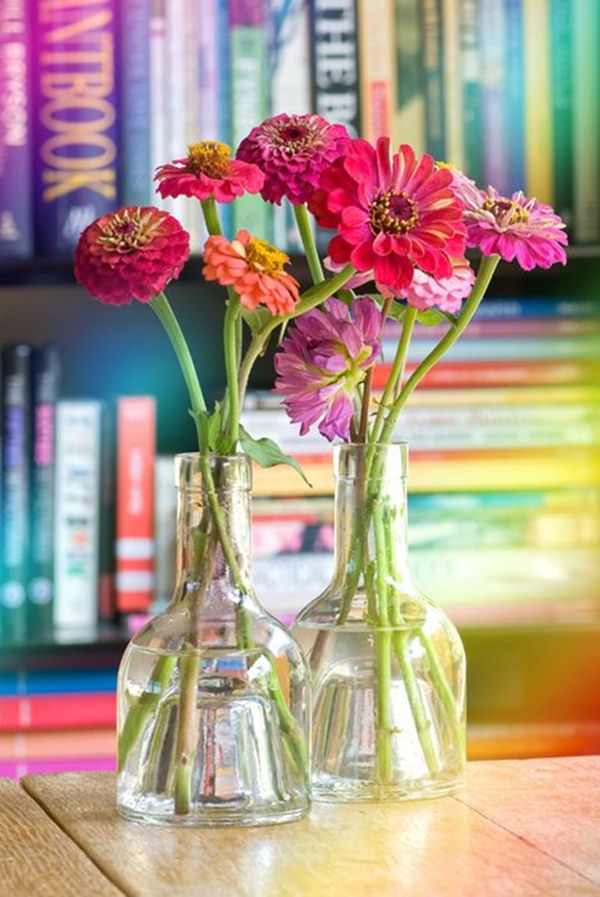 Florero con botellas de vidrio