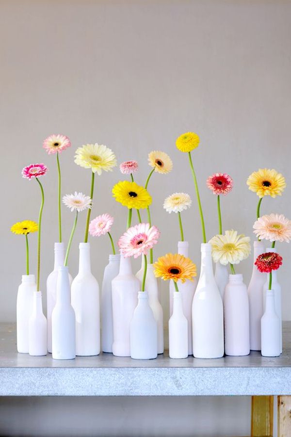 Botellas de vidrio pintadas por dentro