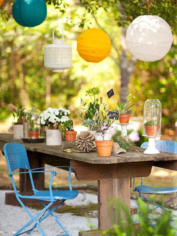 Lámparas para iluminar una mesa de jardín