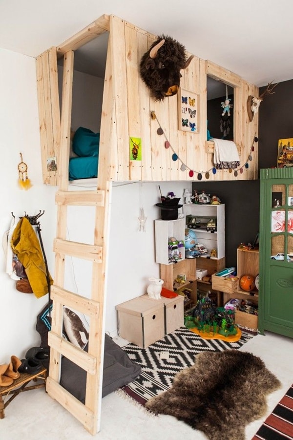 Casa de juego hecha con madera de palets
