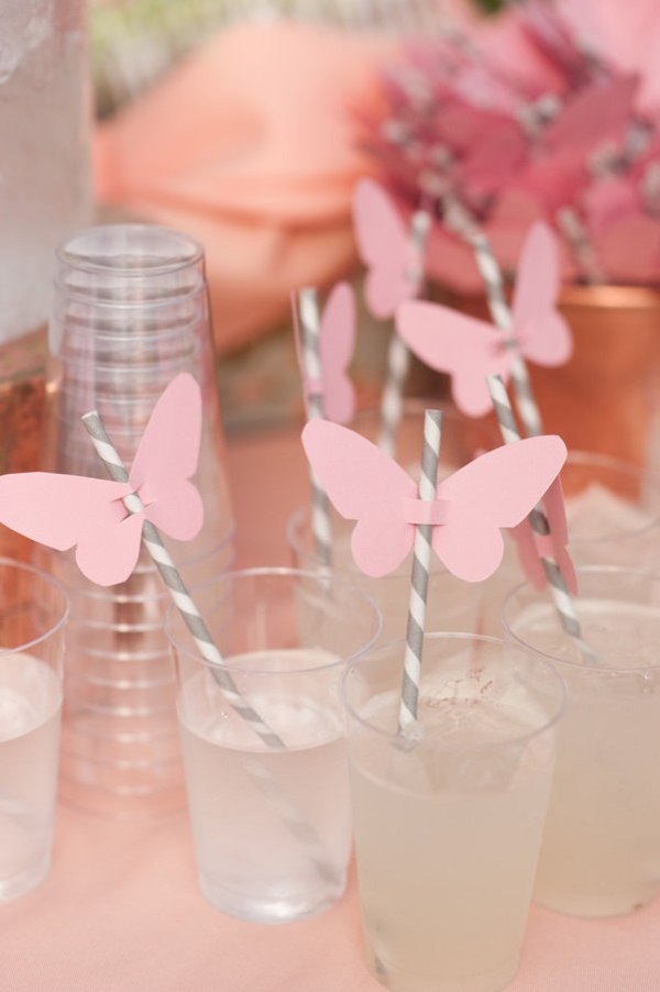 Mariposas de papel para decorar vasos