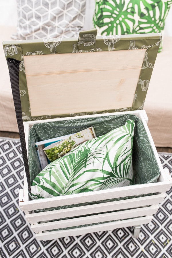 Espacio de almacenaje con caja de madera