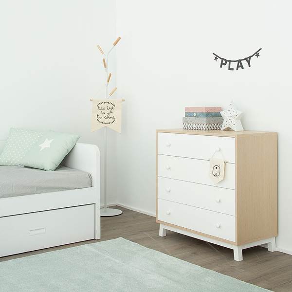 Muebles blancos y color madera