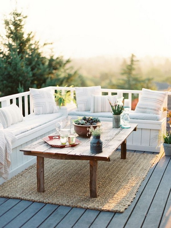 Terraza con mucha madera
