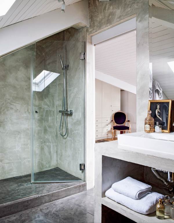 Ducha de obra con mampara rebatible