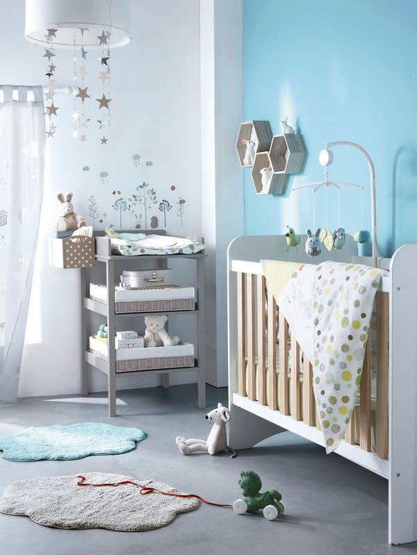 Lámpara con móvil para bebés