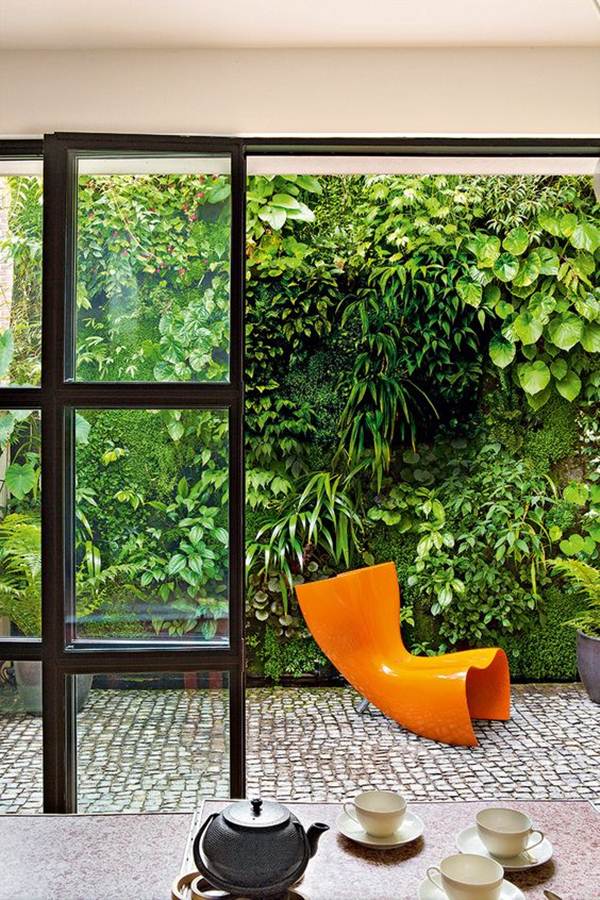 Jardìn vertical en una pared
