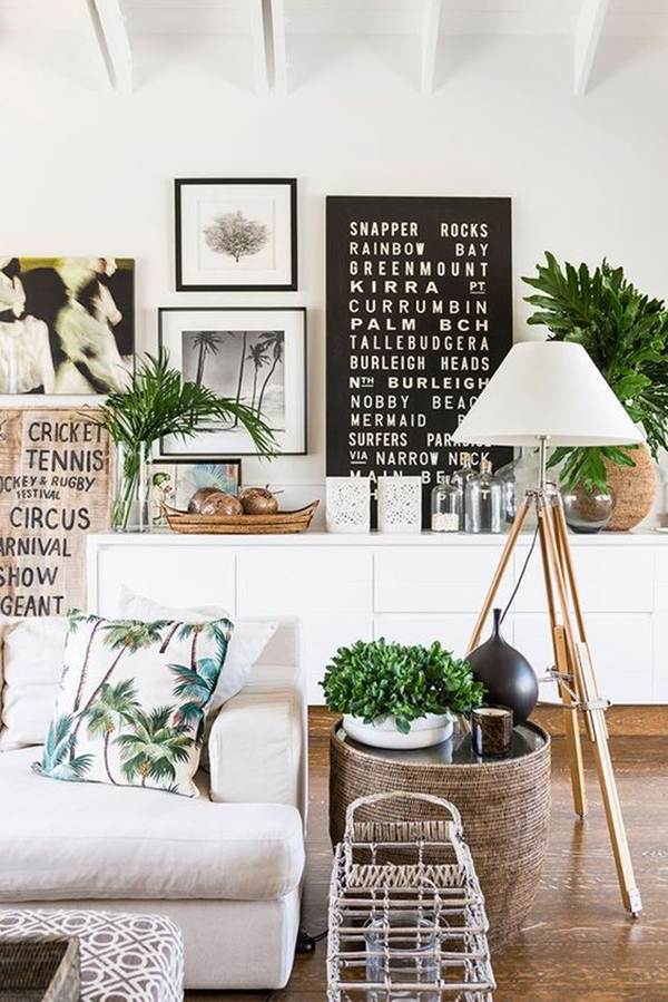 Madera en salón de estilo tropical