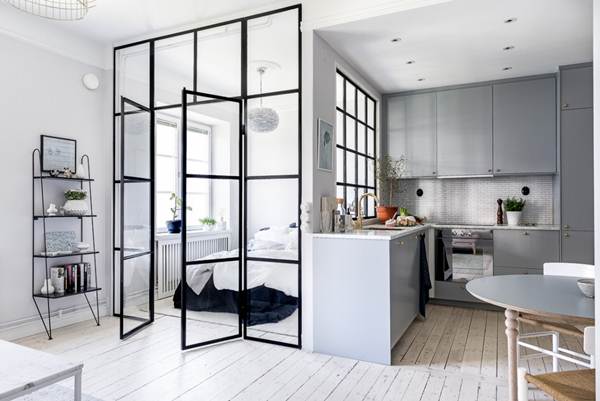 Dormitorio con cerramiento de cristal