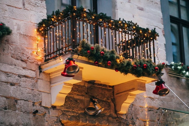 taburete Murciélago Artefacto Ideas para decorar balcones en Navidad