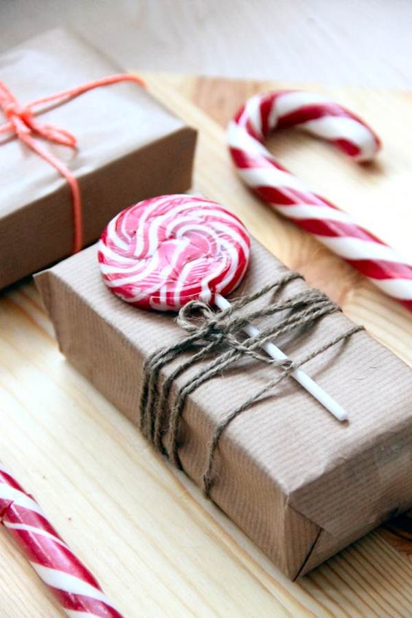 Regalos personalizados con piruletas y bastones