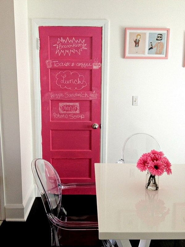Puerta en color rosa chicle