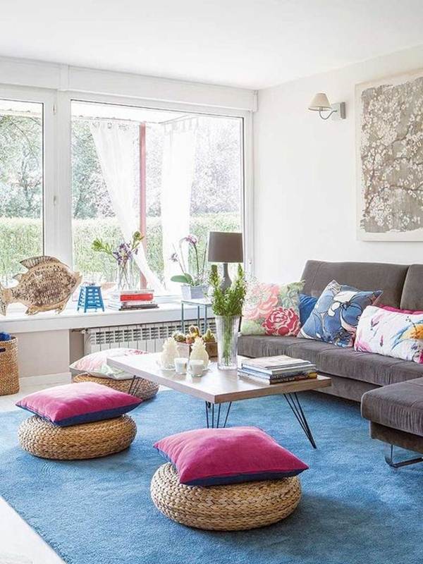 Alfombra azul en el living