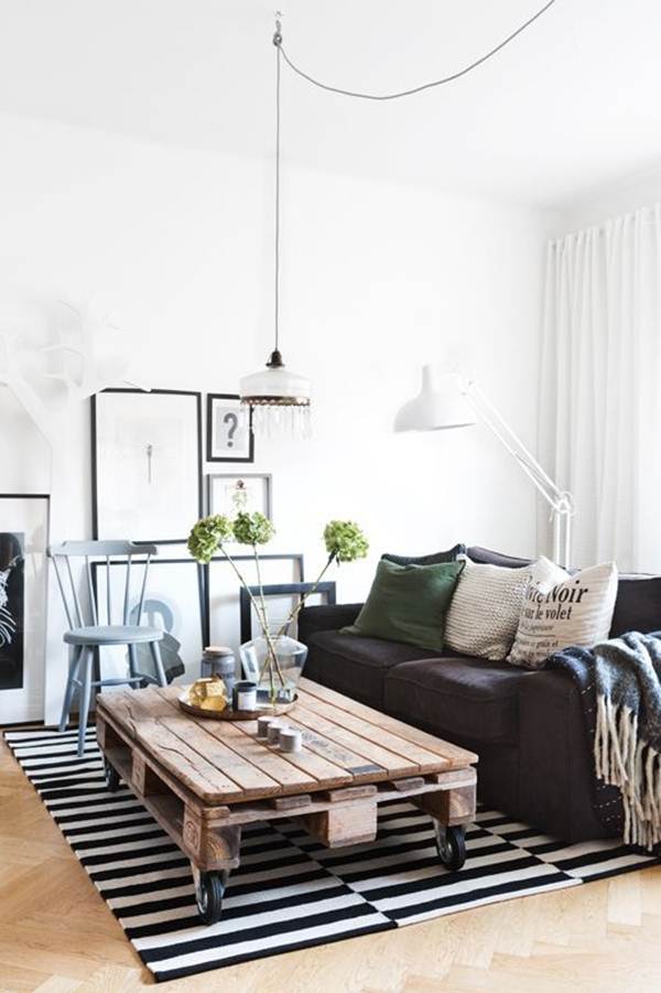 Mesa auxiliar con palet de madera