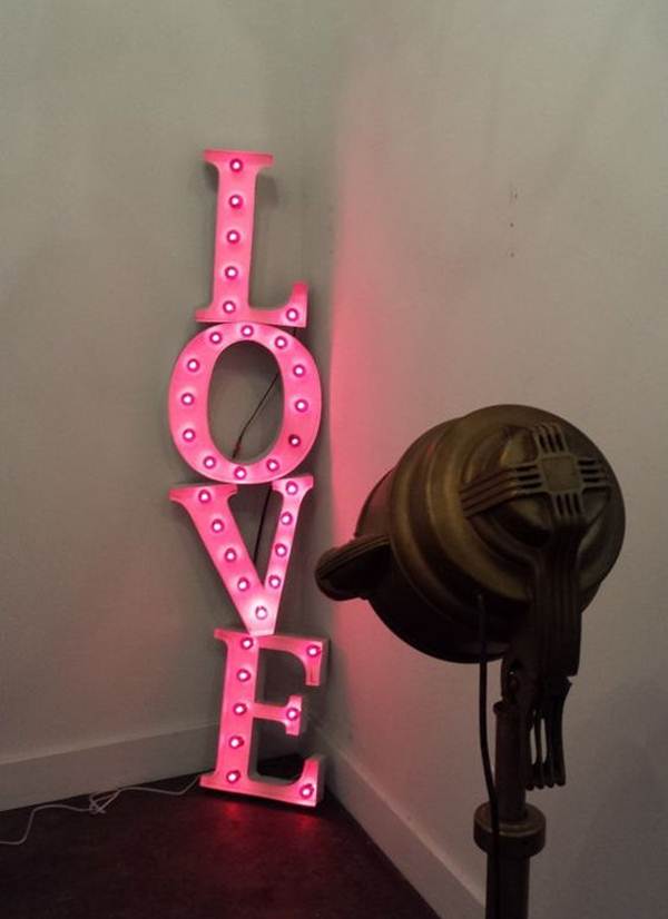 Decoración con letras para el día de los enamorados