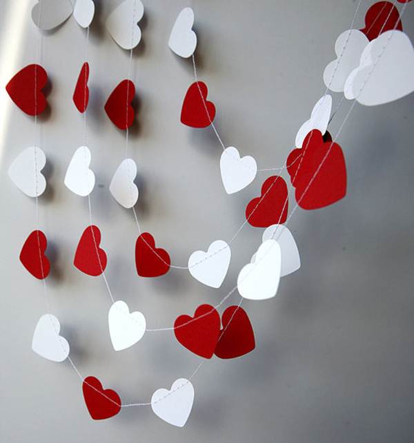 Guirnaldas de corazones de papel para San Valentín