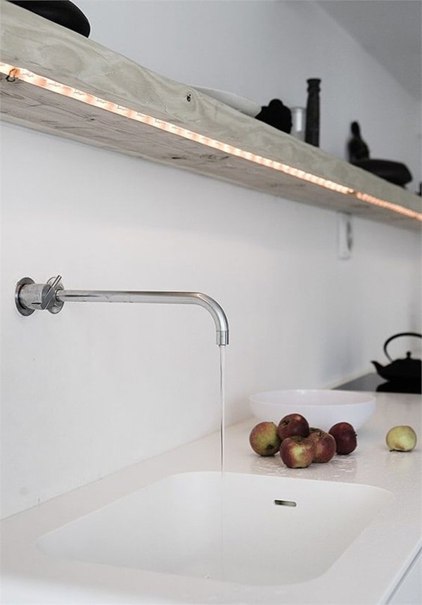 Tira de luces Led en la cocina