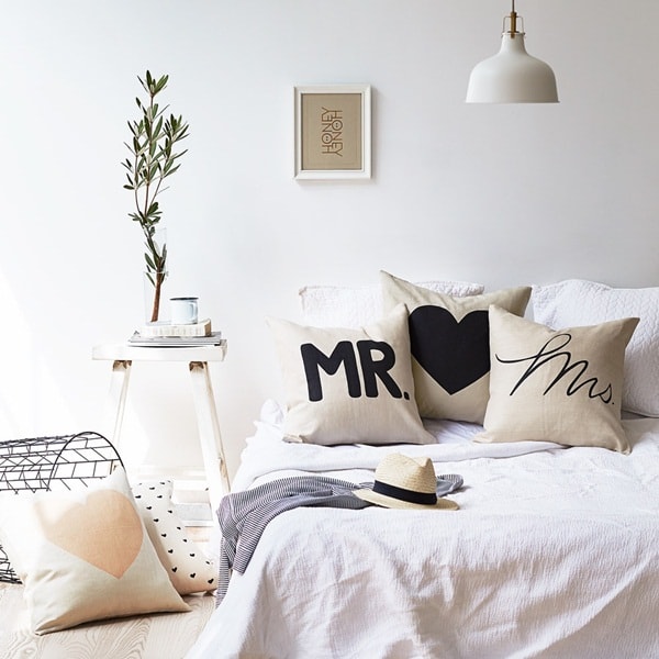 Cama personalizada con almohadones