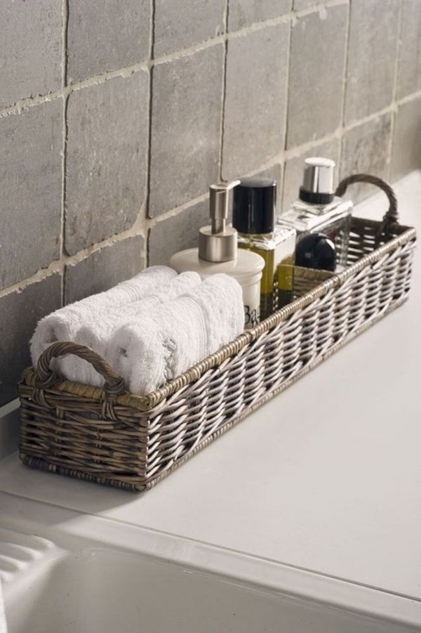 Cesta de mimbre para el cuarto de baño