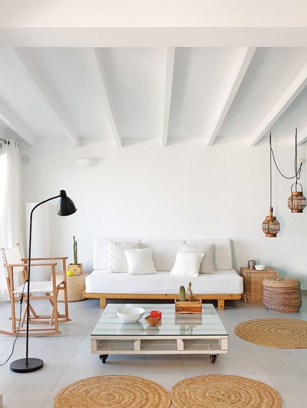 Objetos decorativos hechos con hilo sisal