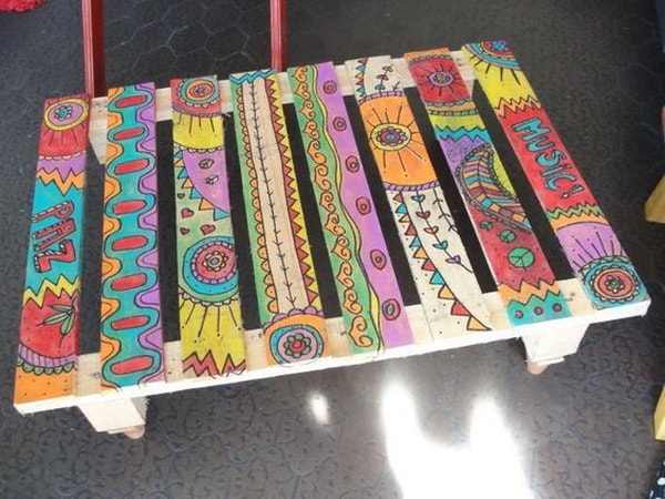 Mesa de palet personalizada con pintura