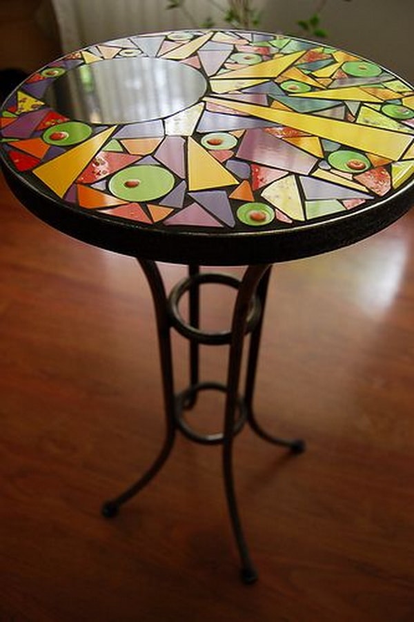 Mesa redonda personalizada con mosaicos