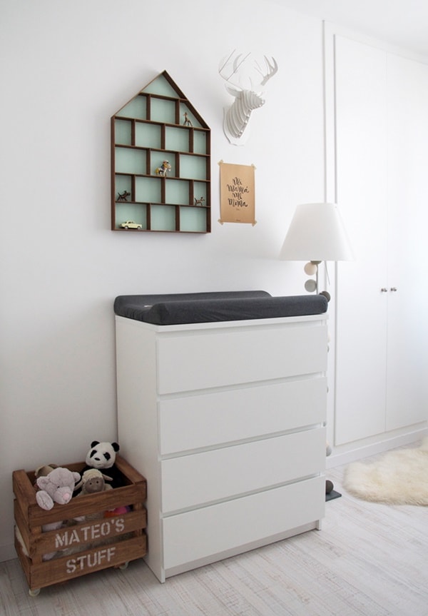 Mueble de almacenaje para el dormitorio del recién nacido