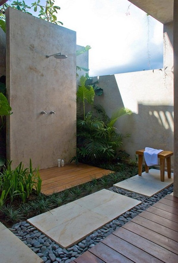 Ducha de exterior de cemento