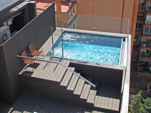 Piscina de obra pequeña en terraza