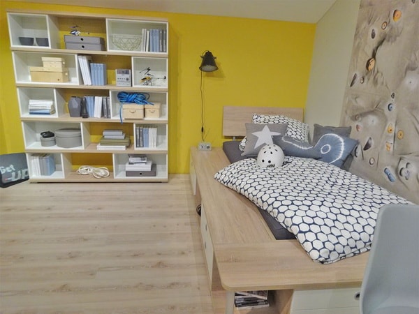 Dormitorio infantil en color amarillo